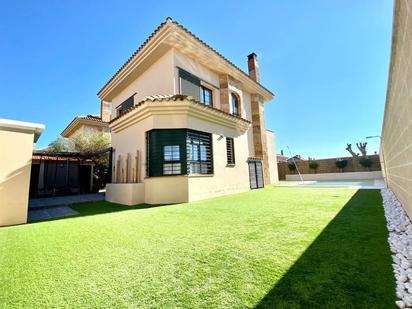 Exterior view of House or chalet for sale in Palomares del Río  with Air Conditioner, Private garden and Terrace