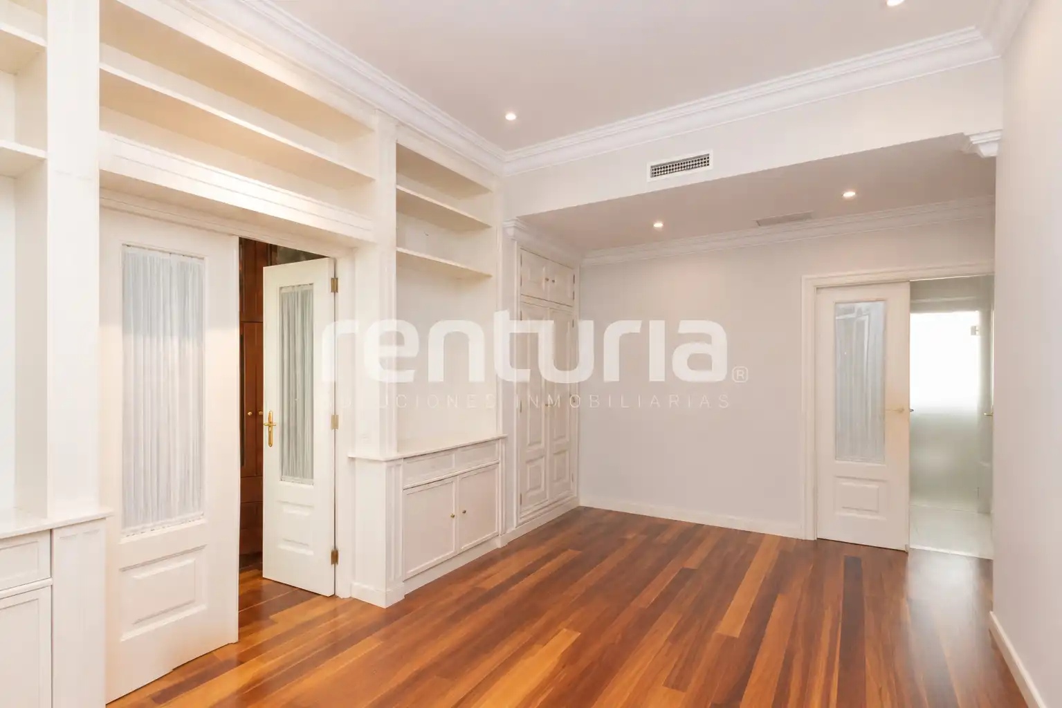 Sala d'estar de Oficina de lloguer en Valencia amb Aire condicionat, Calefacció i Balcó
