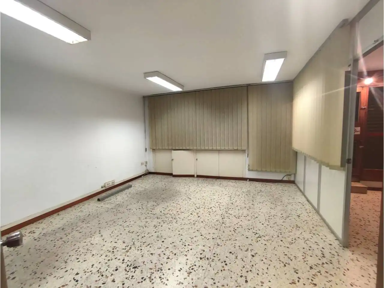 Local comercial de lloguer a Calle MESTRE ANTONI TORELLÓ, imagen 11