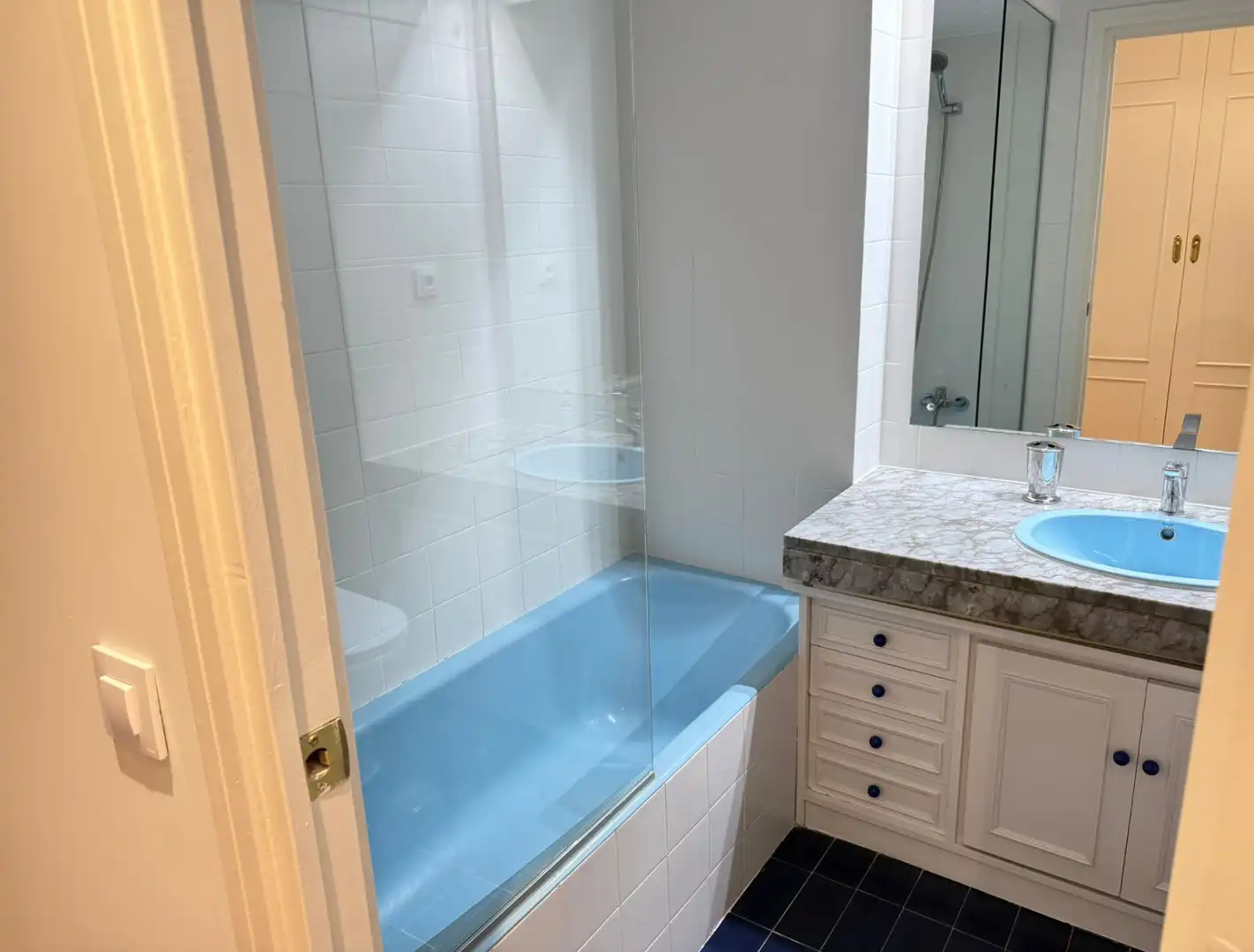 Bathroom of Flat for rent in Majadahonda  with Heating, Parquet flooring and Terrace