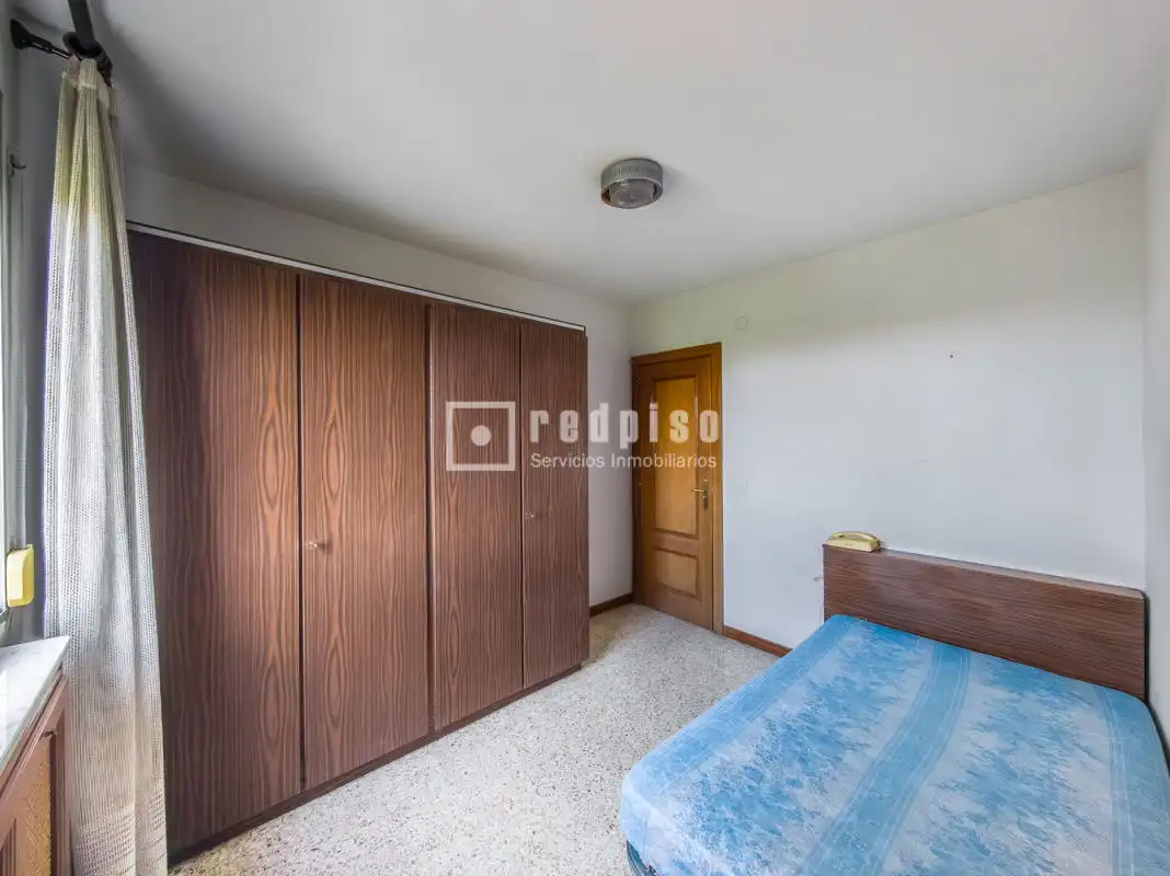 Habitación de Piso en venta en Madrid con Calefacción y Jardín privado