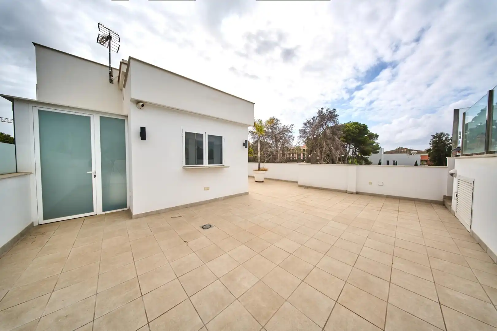 Terrassa de Casa o xalet en venda en Marbella amb Jardí privat, Terrassa i Traster