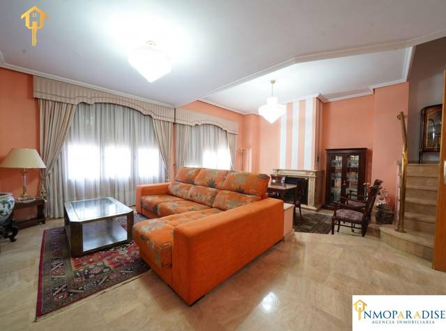 Casa adosada en Venta en Calle JUAN ORTEGA en Santo Domigo