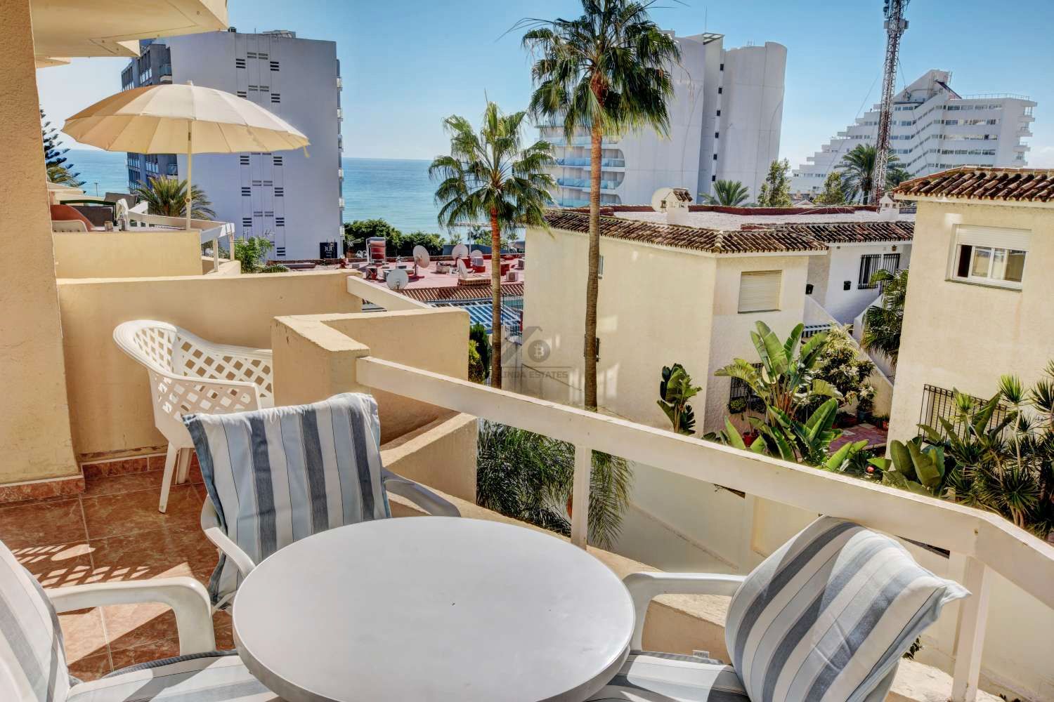 Vista exterior de Apartamento en venta en Benalmádena con Terraza, Piscina y Amueblado