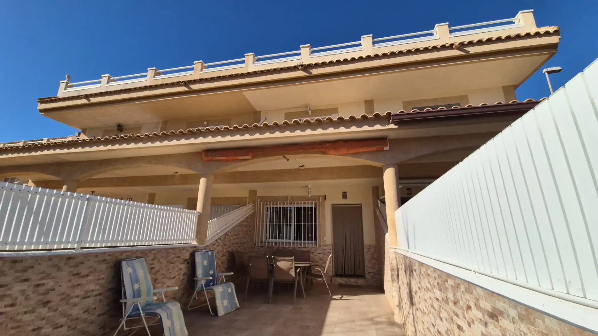 Vista exterior de Casa adosada en venta en Pilar de la Horadada con Aire acondicionado, Terraza y Amueblado