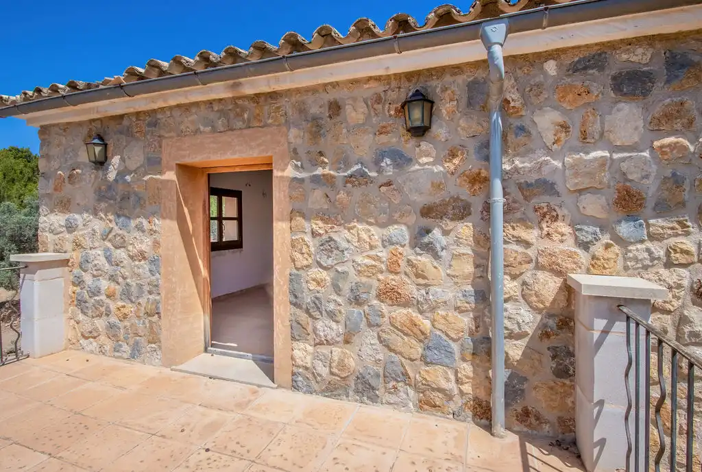 Vista exterior de Casa o xalet en venda en Andratx amb Piscina comunitària