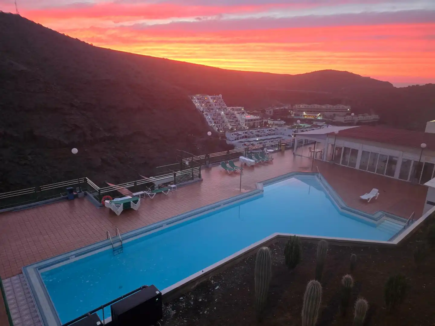 Vista exterior de Apartamento de alquiler en Mogán con Terraza, Amueblado y Balcón