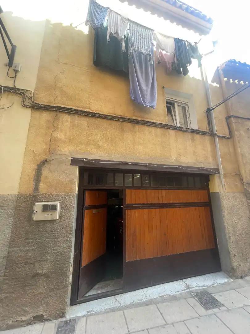 Vista exterior de Casa adosada en venta en Calahorra con Aire acondicionado, Calefacción y Terraza