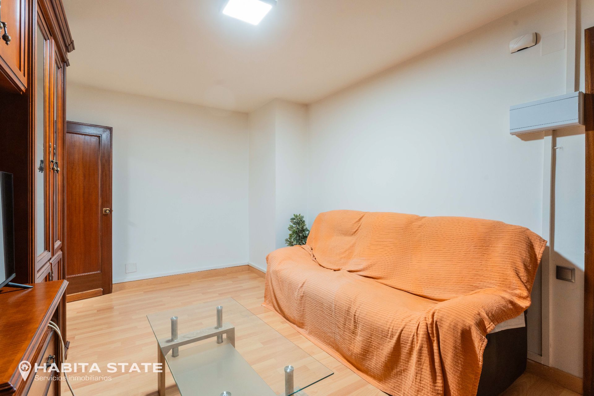 Flat for rent in  Almería Capital  with Air Conditioner and Furnished