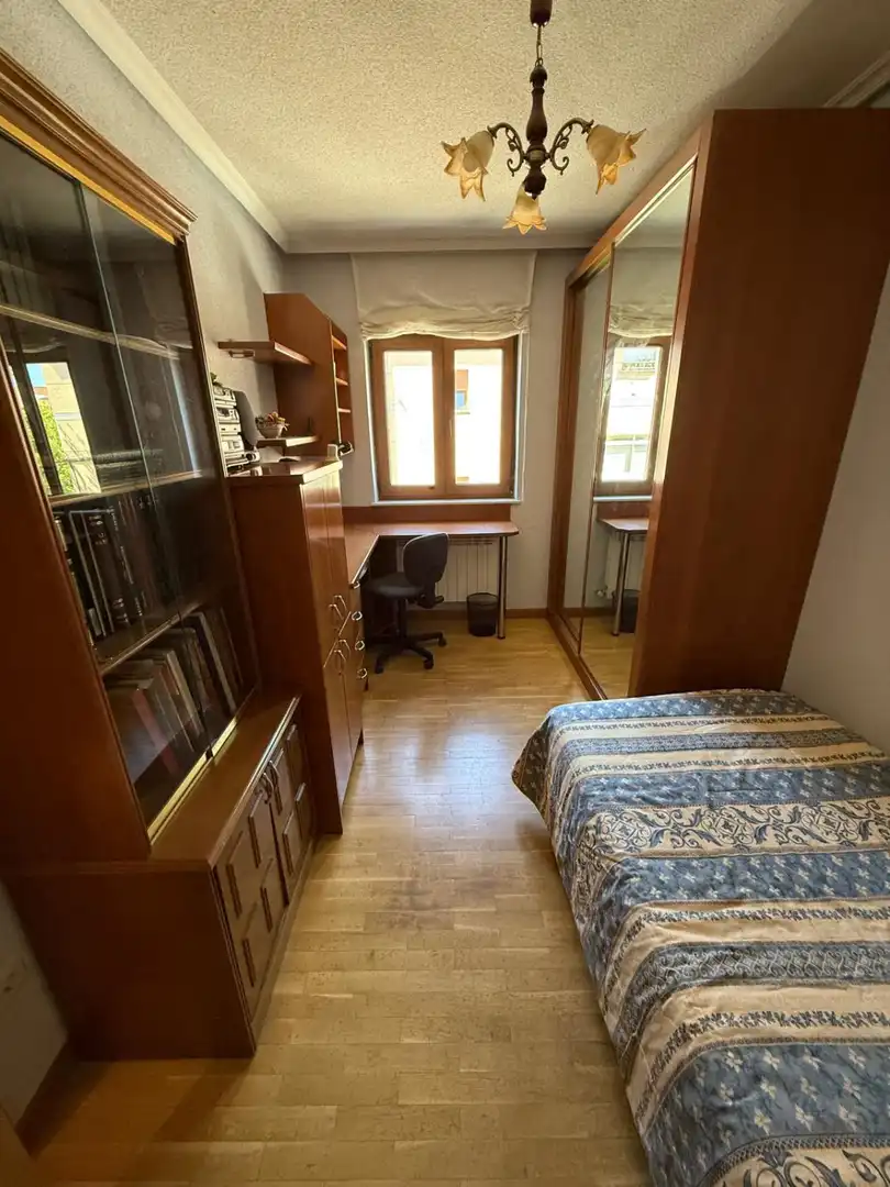 Bedroom of Flat for rent in Salamanca  with Air Conditioner, Heating and Parquet flooring