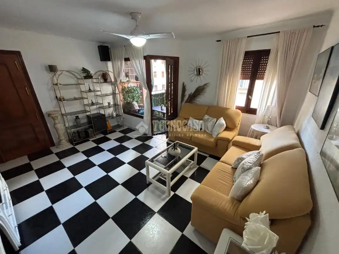 Living room of Flat for sale in Málaga  with Air Conditioner and Furnished