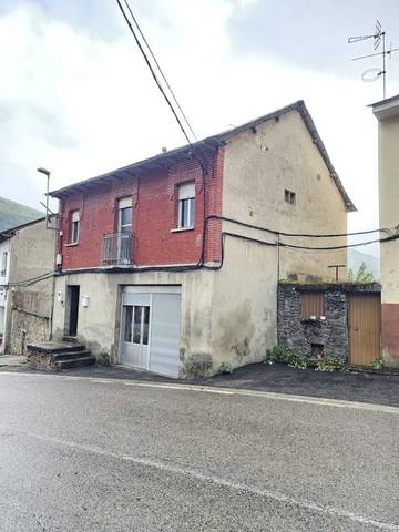 Casa-chalet en Venta en Villablino