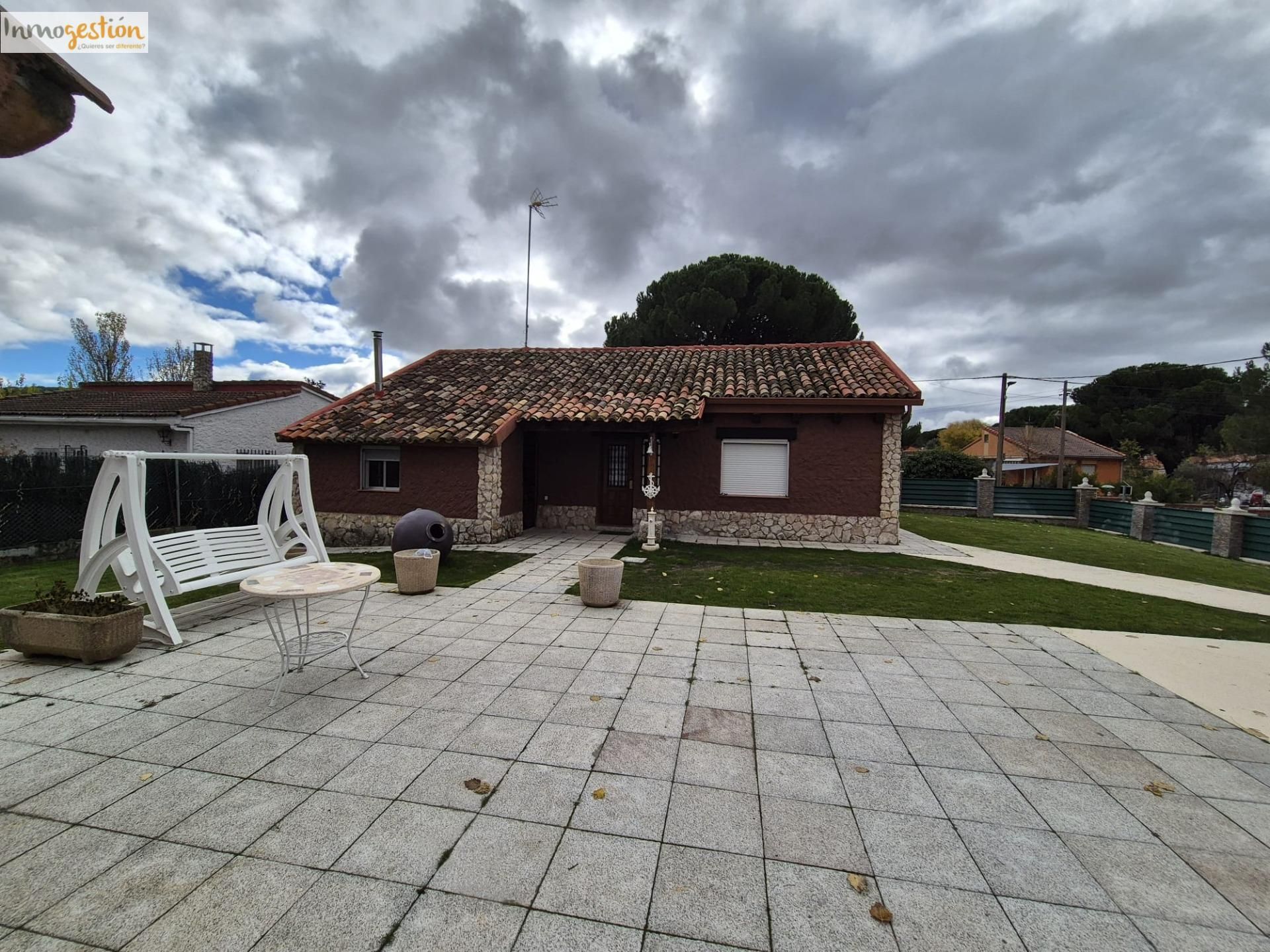 Exterior view of House or chalet to rent in Tudela de Duero  with Heating and Swimming Pool