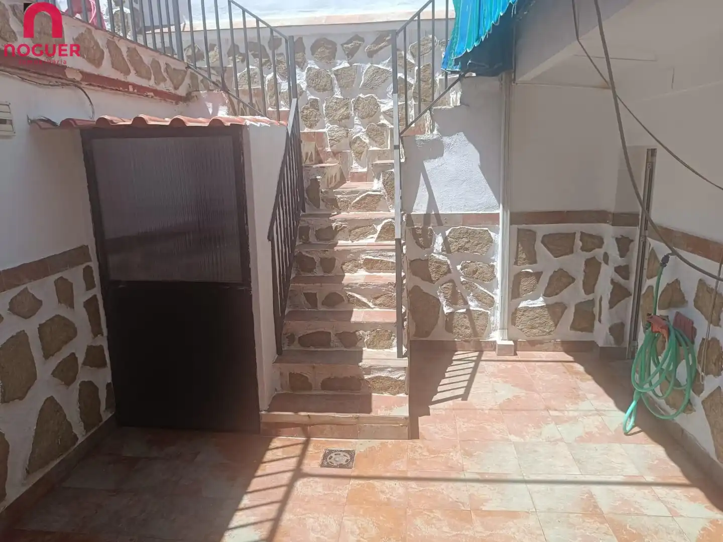 Casa adosada en venda en Córdoba amb Aire condicionat, Terrassa i Traster
