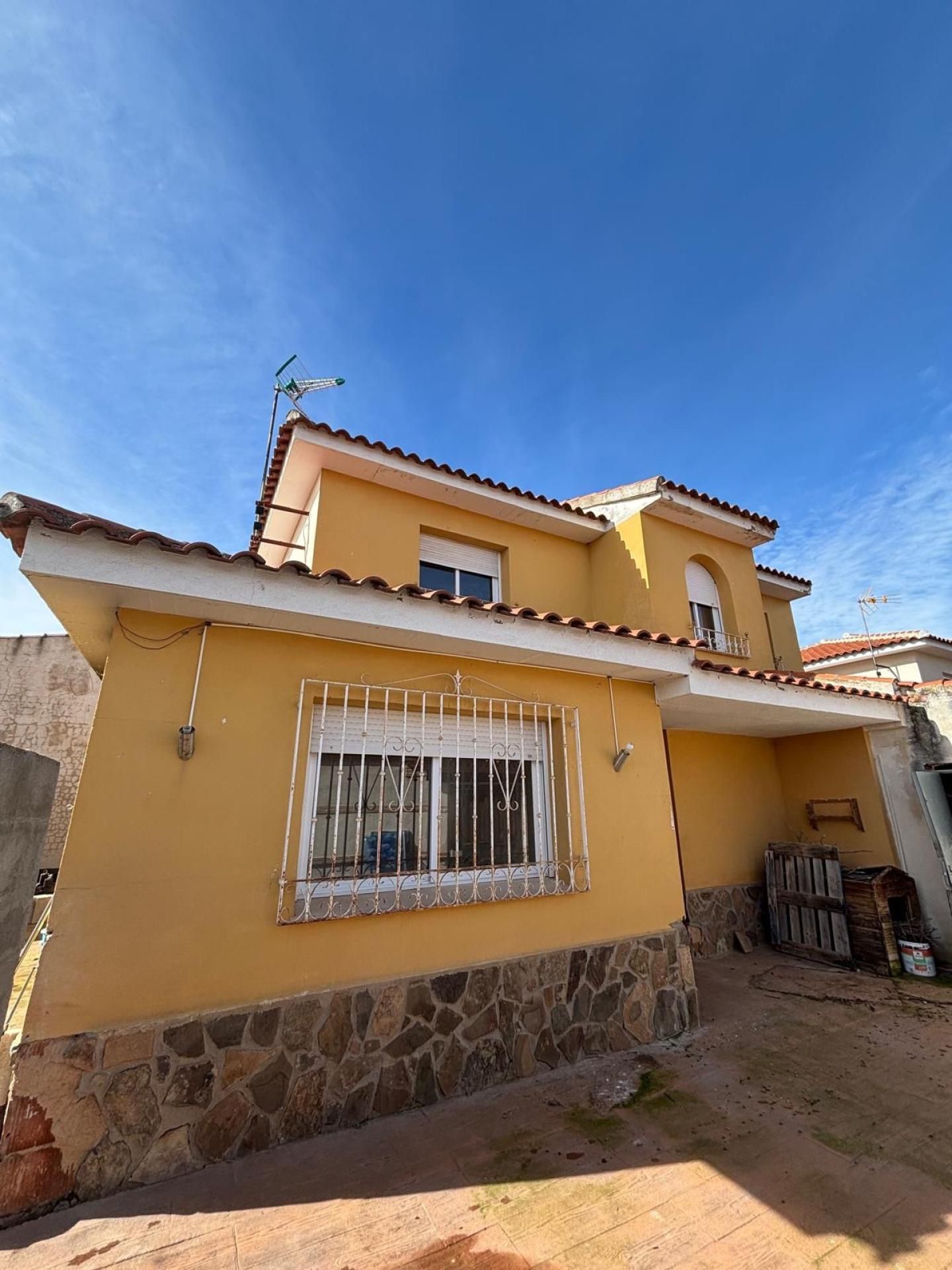 Vista exterior de Casa adosada en venta en Nambroca con Balcón