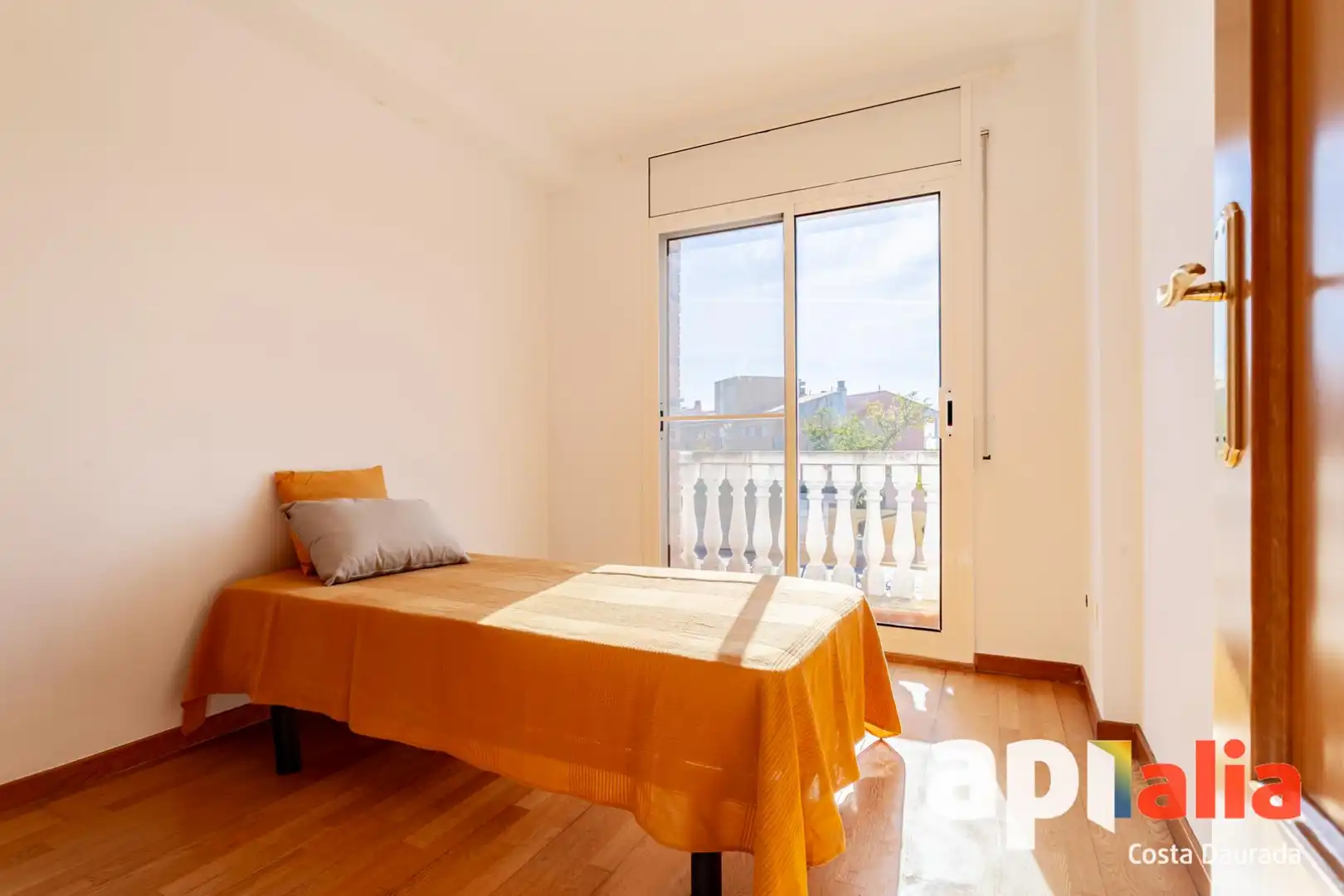 Habitación de Casa adosada en venta en Cambrils con Calefacción, Jardín privado y Terraza