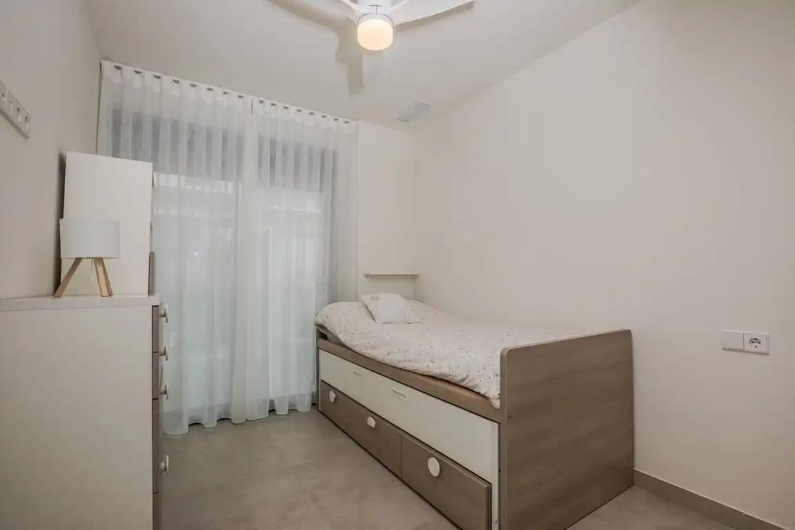 Schlafzimmer von Wohnungen zur Miete in Jávea / Xàbia mit Klimaanlage, Privatgarten und Schwimmbad