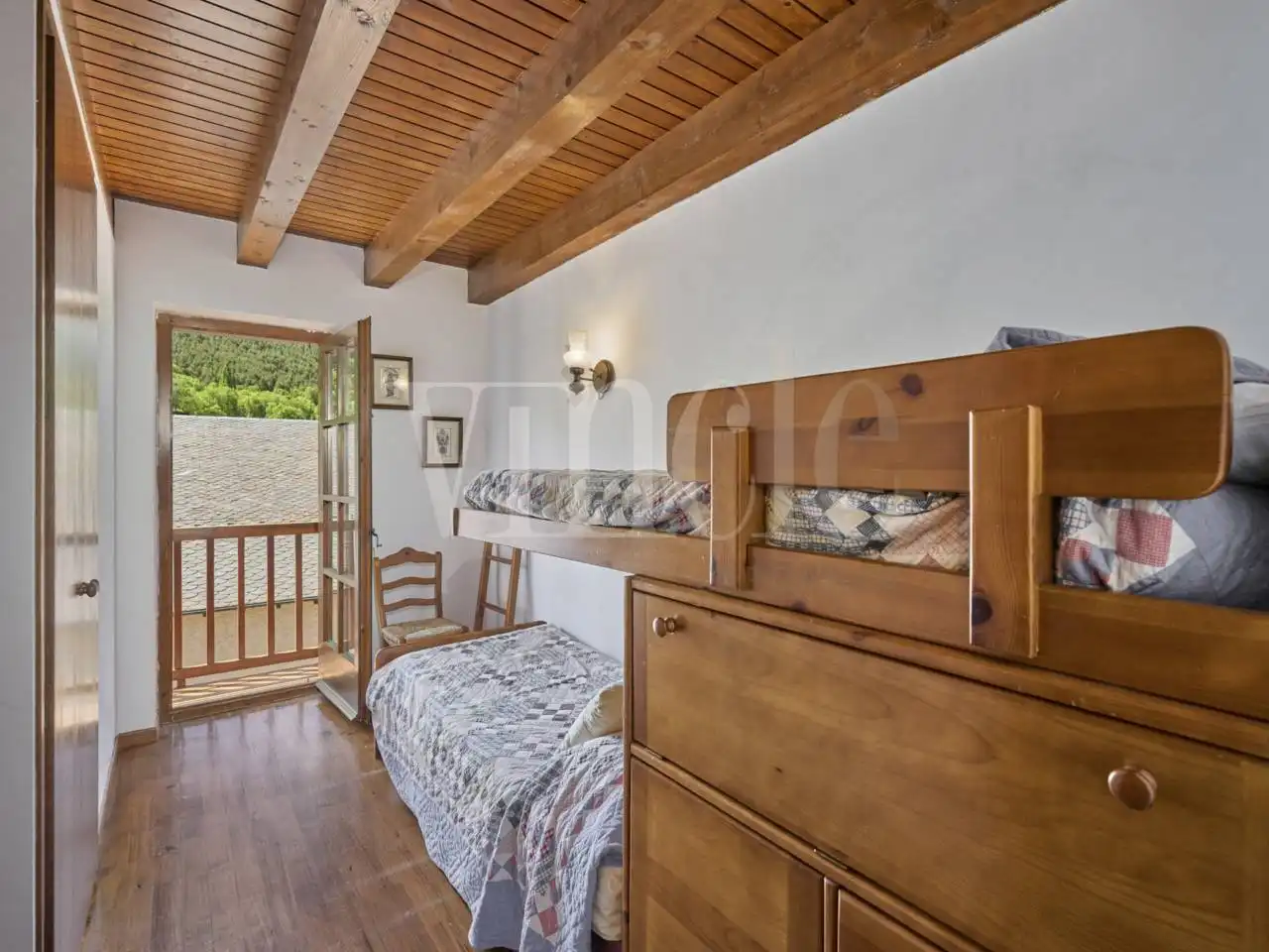 Habitación de Casa adosada en venta en Urús con Parquet y Terraza