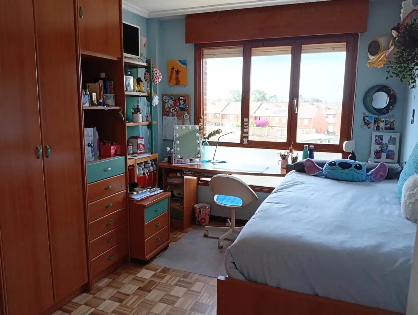 Habitación de Piso en venta en Gijón  con Calefacción, Parquet y Terraza