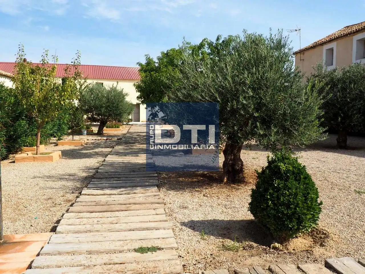 Vista exterior de Finca rústica en venta en Munera con Piscina y Piscina comunitaria