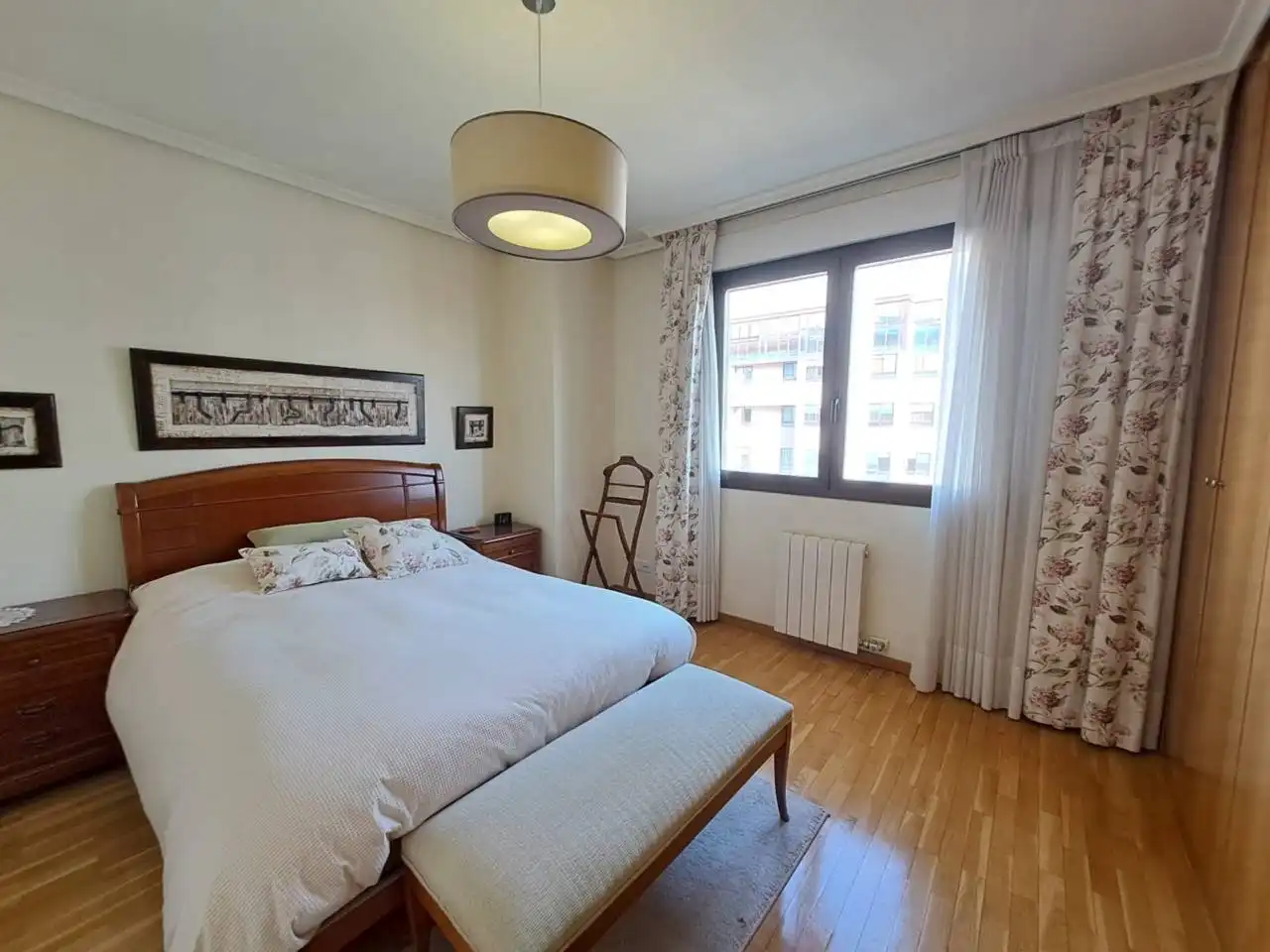 Dormitori de Pis en venda en Burgos amb Calefacció, Parquet i Terrassa