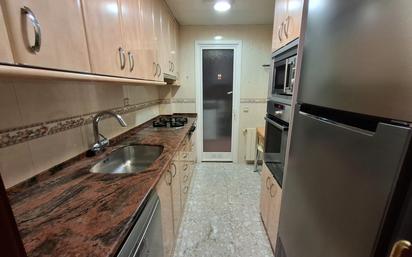 Cuina de Pis en venda en Santa Coloma de Gramenet amb Aire condicionat, Calefacció i Parquet
