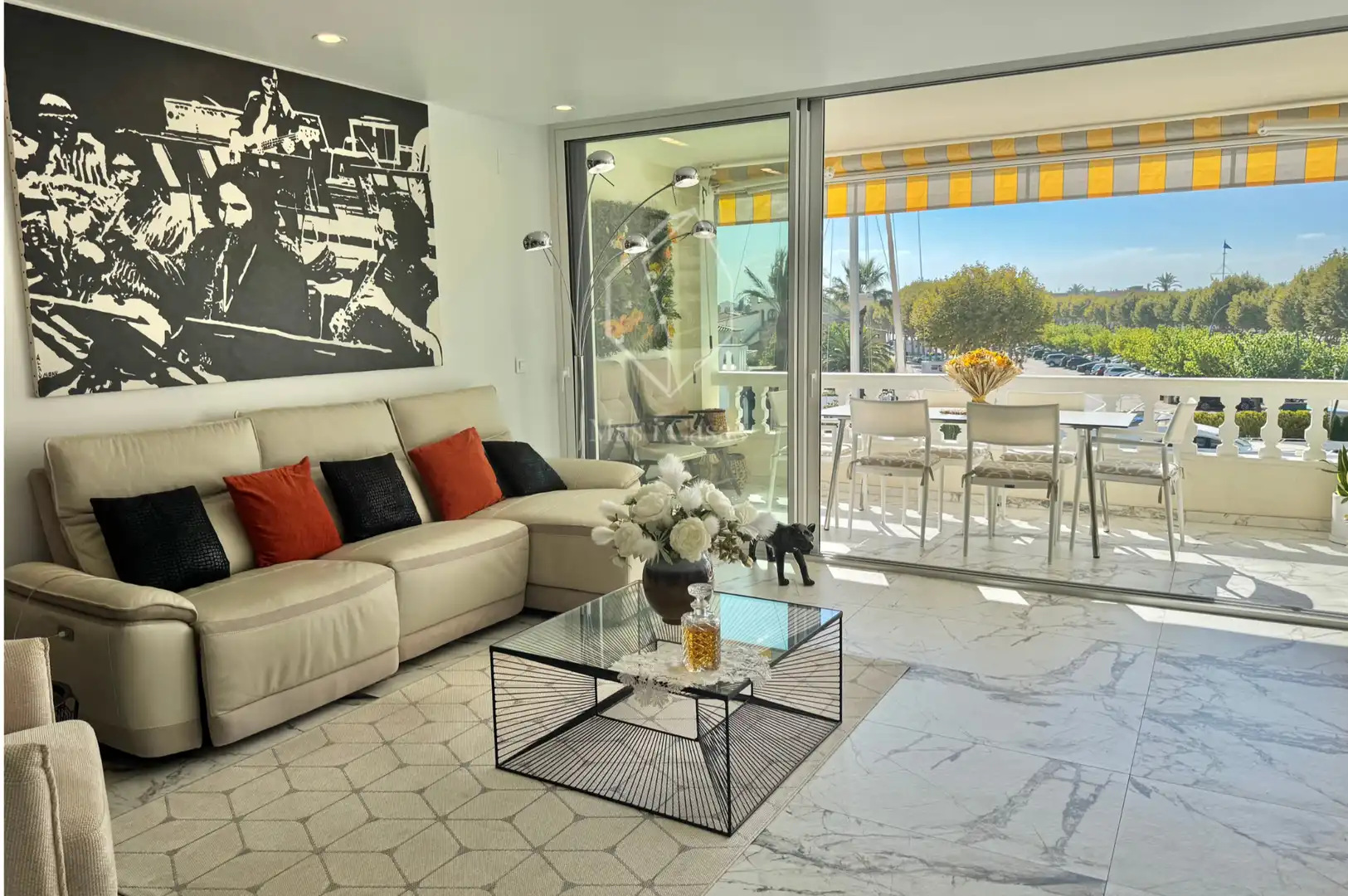 Sala d'estar de Dúplex en venda en Empuriabrava amb Aire condicionat, Calefacció i Traster