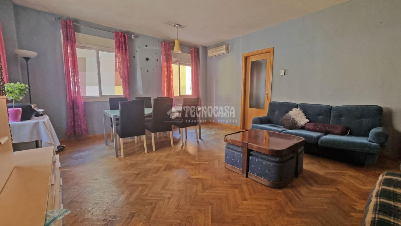 Sala d'estar de Pis en venda en  Madrid Capital amb Aire condicionat, Calefacció i Parquet