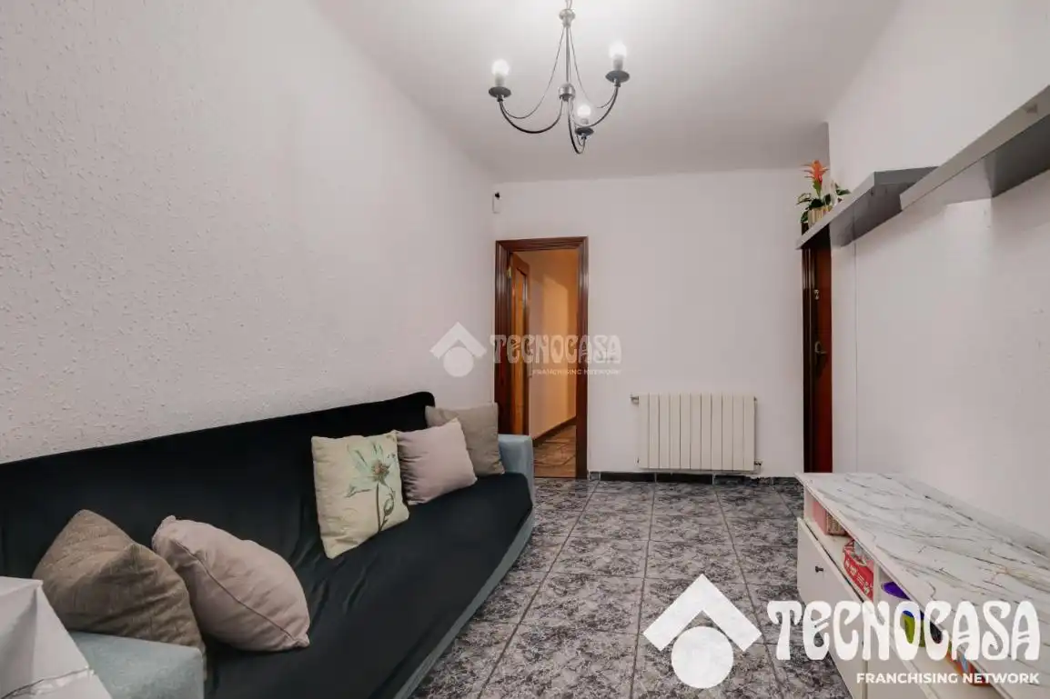 Sala d'estar de Pis en venda en Badalona amb Calefacció