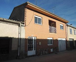 Exterior view of Single-family semi-detached for sale in Castrillo de la Guareña  with Private garden