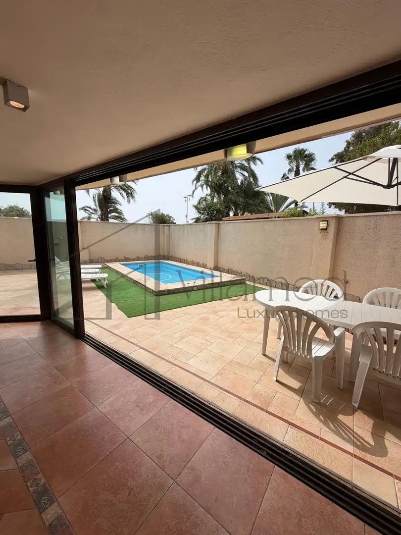 Piscina de Casa o chalet de alquiler en La Pobla de Farnals con Aire acondicionado, Calefacción y Terraza