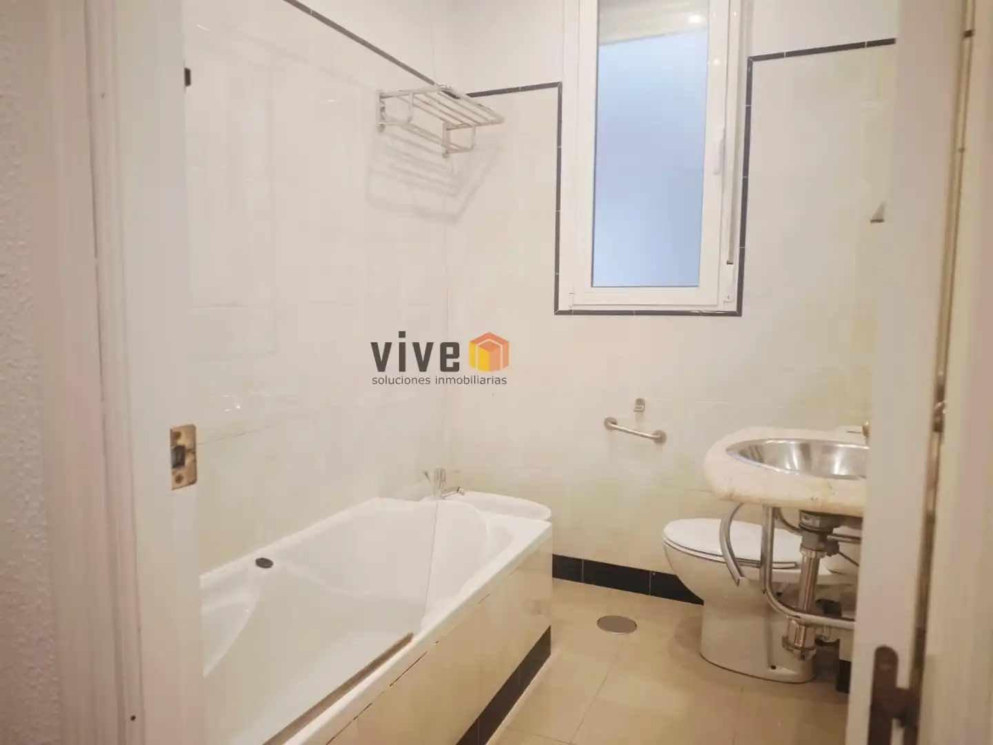 Baño de Piso de alquiler en Sevilla con Aire acondicionado y Amueblado