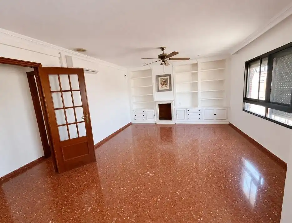 Sala d'estar de Pis en venda en Valencia amb Aire condicionat i Calefacció
