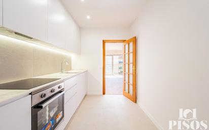 Cuina de Pis en venda en Sabadell amb Parquet, Terrassa i Forn
