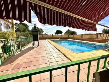 House with pool for sale in Almodóvar del Río