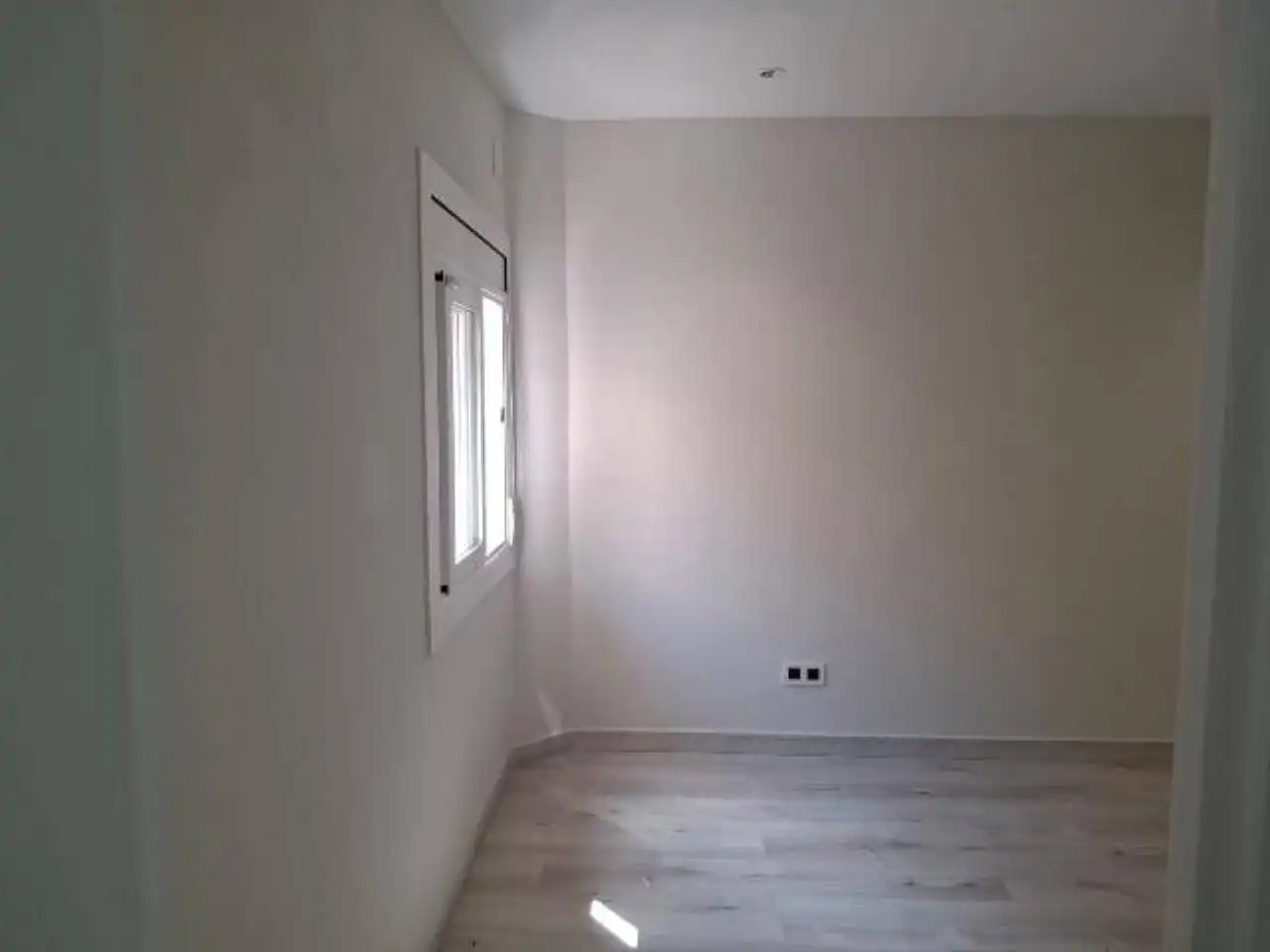 Habitación de Piso en venta en Santa Coloma de Gramenet con Parquet