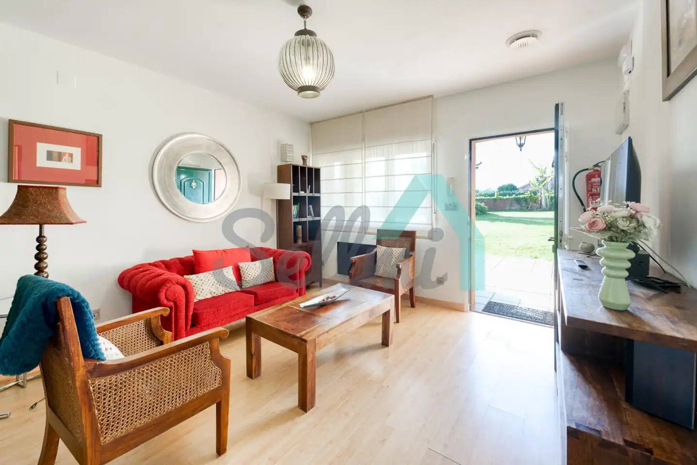 Sala d'estar de Casa o xalet en venda en Villaviciosa amb Calefacció, Jardí privat i Terrassa
