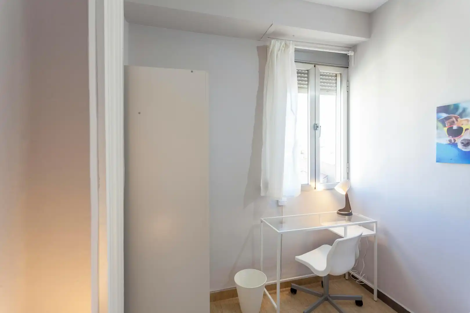 Bedroom of Flat for share in  Valencia Capital  with Furnished, Washing machine and TV