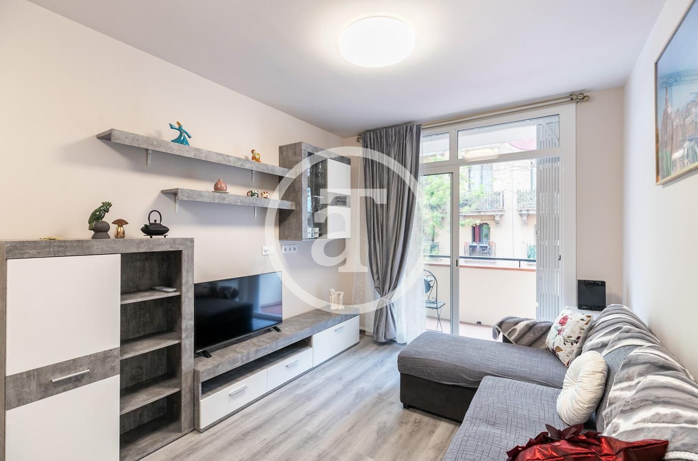 Vista exterior de Piso de alquiler en  Barcelona Capital con Aire acondicionado, Calefacción y Amueblado