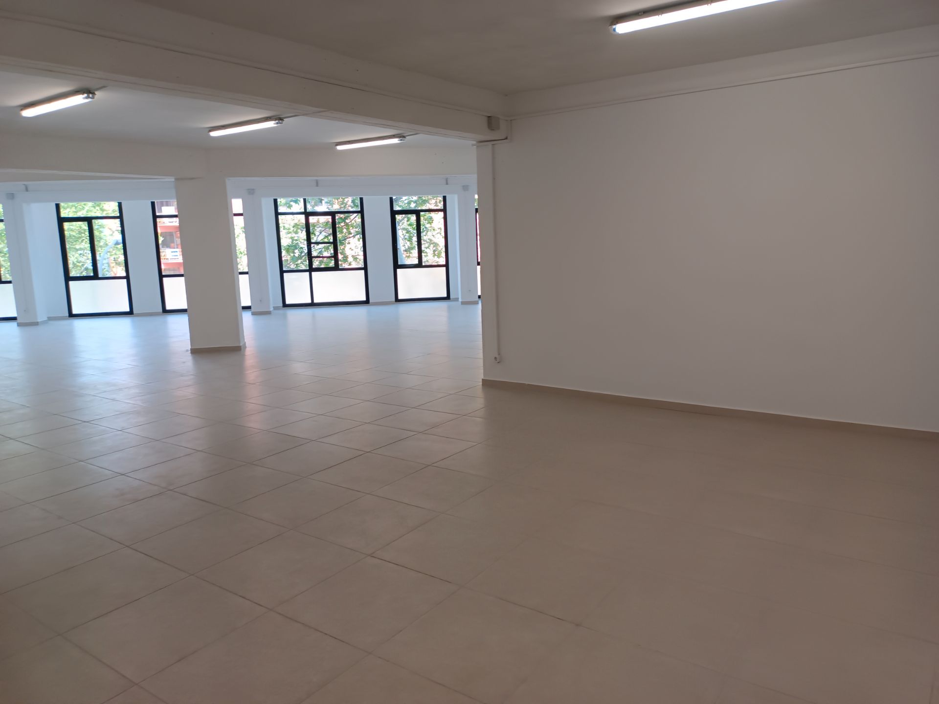 Local de lloguer a Carrer de Zamora, El Parc i la Llacuna del Poblenou