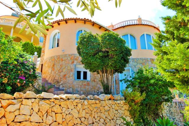 Casa-chalet en Venta en Maryvilla