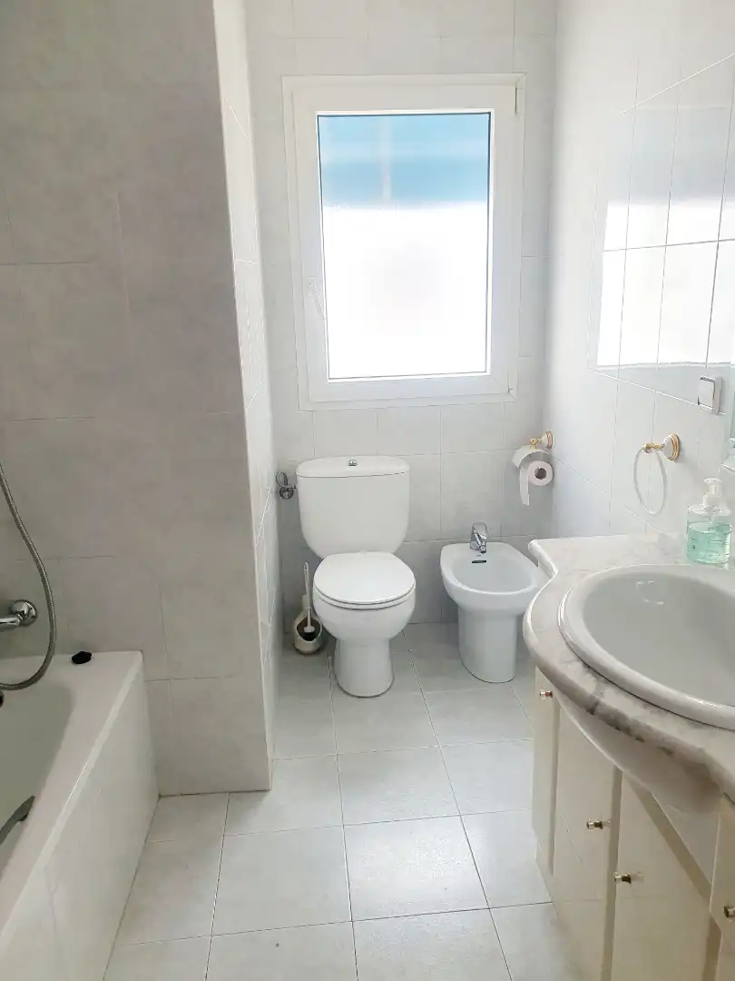 Bany de Casa o xalet en venda en Quel amb Calefacció, Terrassa i Traster