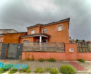 Exterior view of House or chalet for sale in Remondo