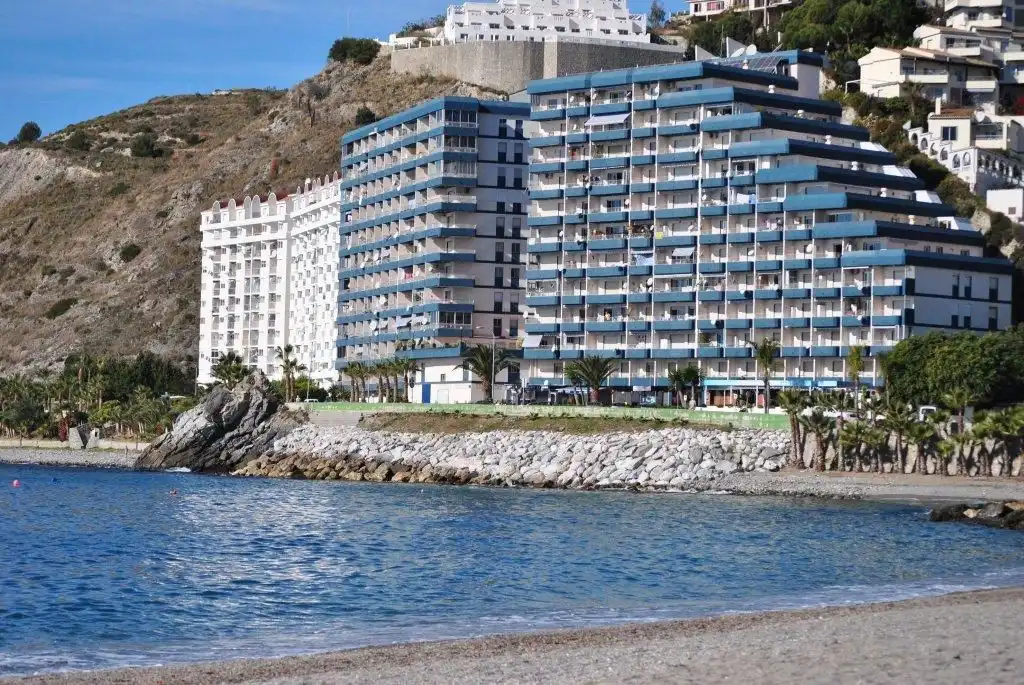 Dormitori de Apartament de lloguer en Almuñécar amb Terrassa, Moblat i Forn