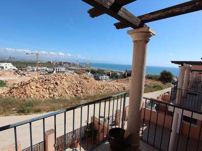 Vista exterior de Casa adosada en venda en Santa Pola amb Aire condicionat, Terrassa i Balcó