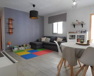 Sala d'estar de Pis en venda en Las Palmas de Gran Canaria amb Balcó