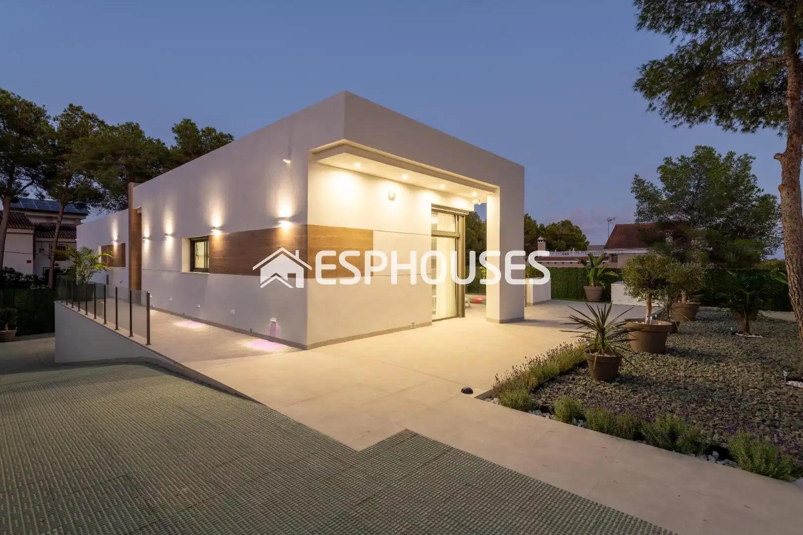Vista exterior de Casa o chalet en venta en Pilar de la Horadada con Terraza, Piscina y Balcón