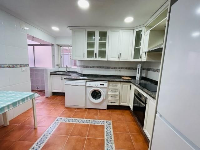 Kitchen of Flat for sale in Elche / Elx  with Air Conditioner and Balcony