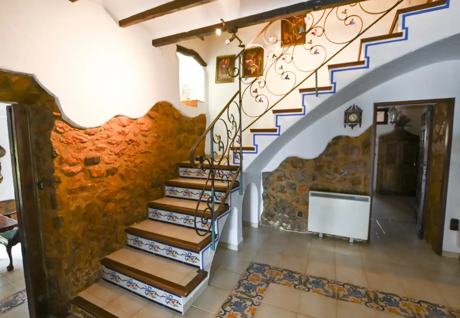 Country homes for sale in Canuta
