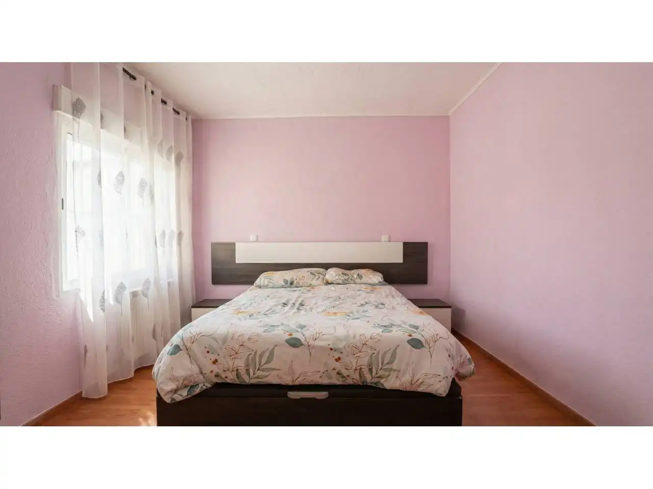 Habitación de Casa adosada en venta en Ripollet con Aire acondicionado, Calefacción y Jardín privado